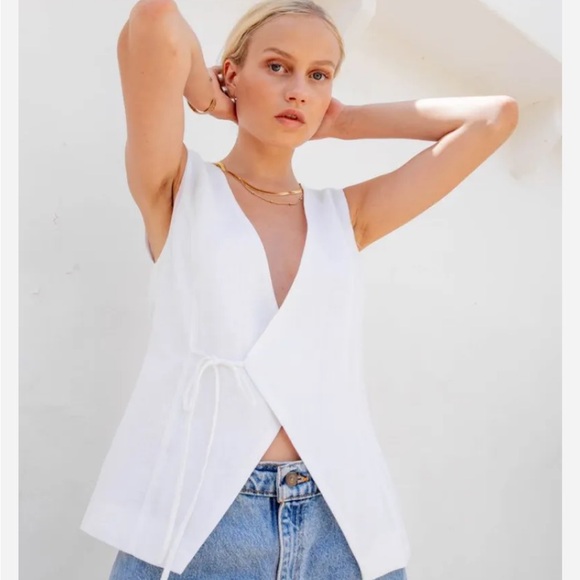 Vrg Grl Linen Poet Vest in White - Picture 3 of 7